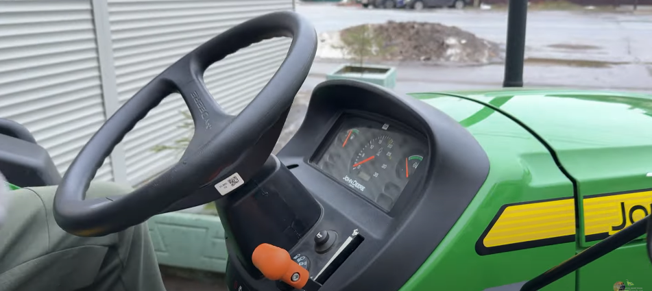 мини-трактор John Deere 3036